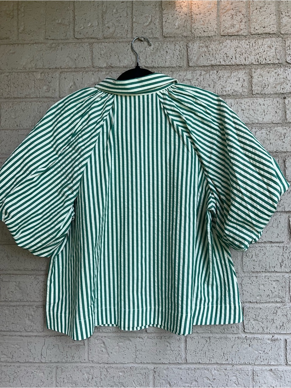&Merci green and white bubble sleeve blouse size medium - Picture 6 of 6